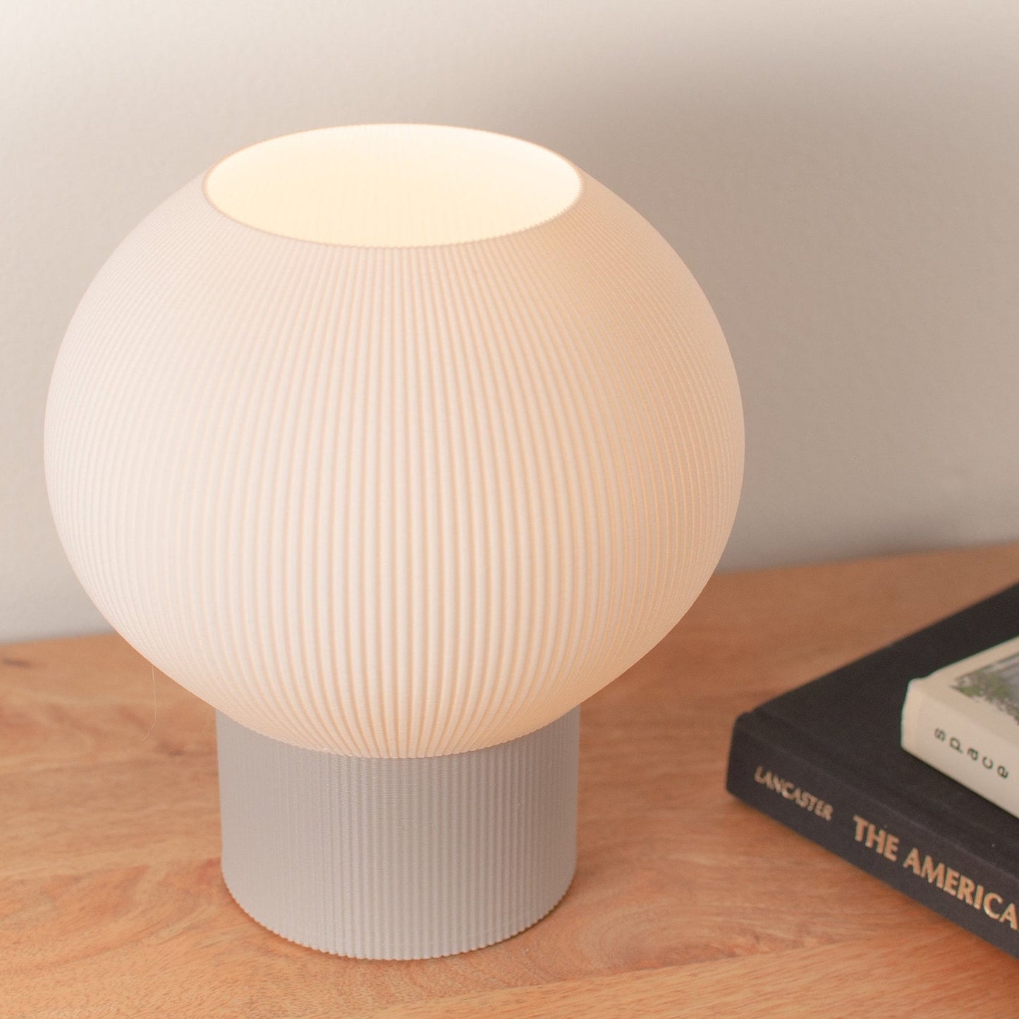 DELUXE Table Lamp